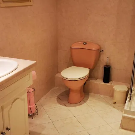 Studio 53 M2 Avec Piscine بيت ضيافة *